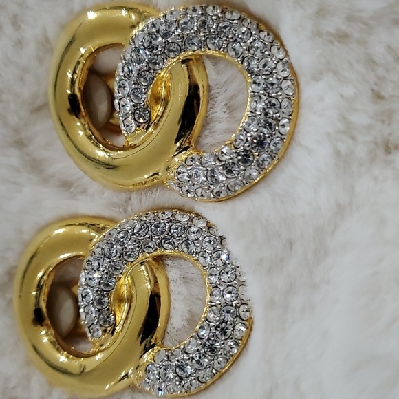 JOAN RIVERS CLASSIC CLIP ON EARRINGS SIGNED INTERLOCKING DOOR KNOCKER - Picture 4 of 8